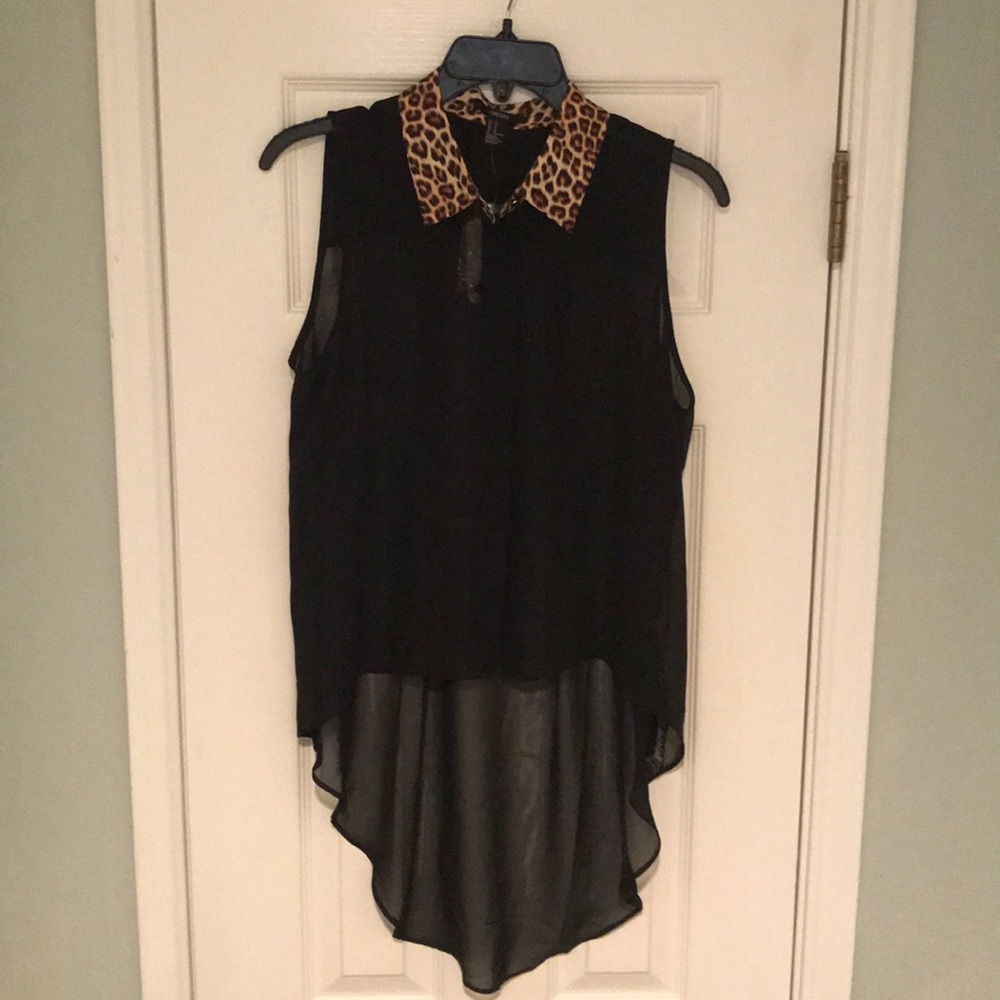 NWT Black sheer hi-lo with a Leopard collar.